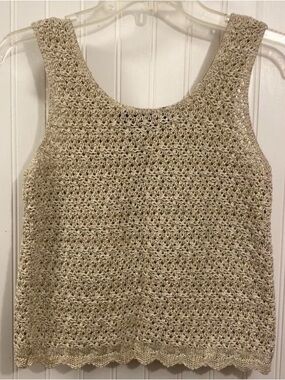 beige & white crochet tanktop
